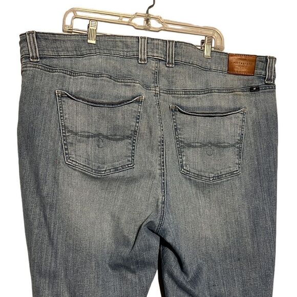 Lucky Brand Jeans Woman’s Size 20W Emma Straight Medium Wash Distressed Stretch - Picture 6 of 11